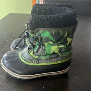 Sorel youth size 13 snow boots